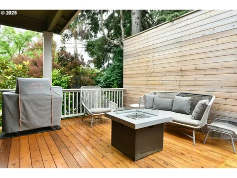 3225 SE Lincoln Street Portland OR 97214