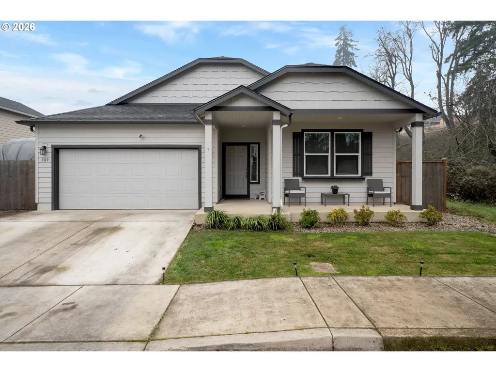 789 S 52nd Place Springfield OR 97478