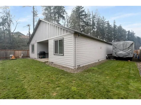 789 S 52nd Place Springfield OR 97478