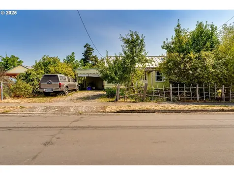 353 19th Street Springfield OR 97477