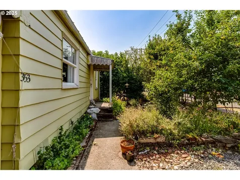 353 19th Street Springfield OR 97477
