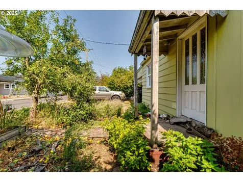 353 19th Street Springfield OR 97477