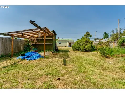 353 19th Street Springfield OR 97477