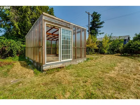 353 19th Street Springfield OR 97477