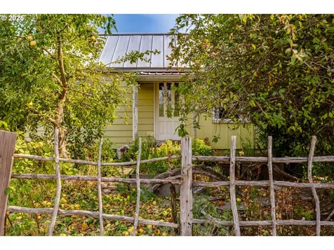 353 19th Street Springfield OR 97477