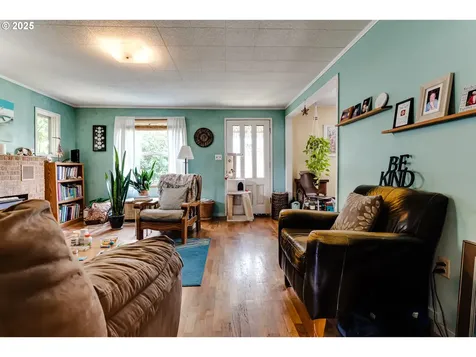 353 19th Street Springfield OR 97477