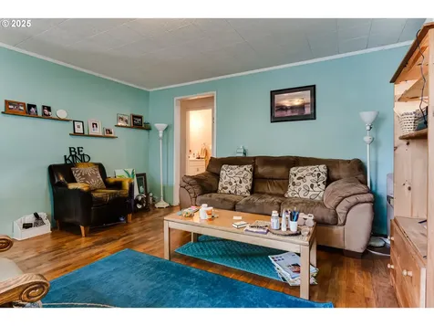 353 19th Street Springfield OR 97477