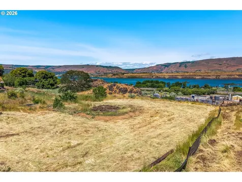 1915 E 9th Street The Dalles OR 97058