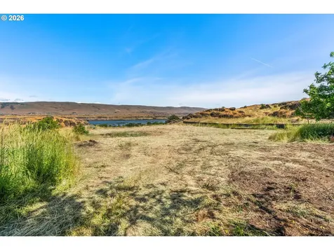1915 E 9th Street The Dalles OR 97058