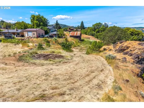 1915 E 9th Street The Dalles OR 97058
