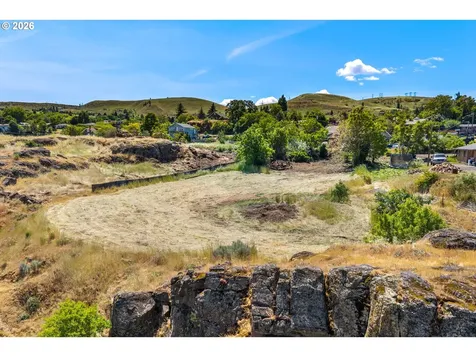 1915 E 9th Street The Dalles OR 97058