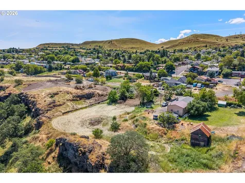 1915 E 9th Street The Dalles OR 97058