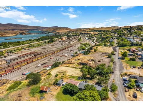 1915 E 9th Street The Dalles OR 97058
