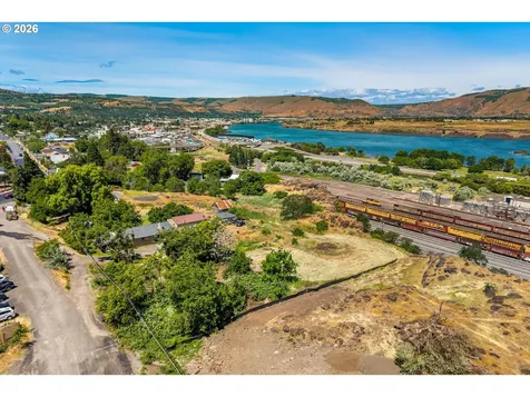 1915 E 9th Street The Dalles OR 97058