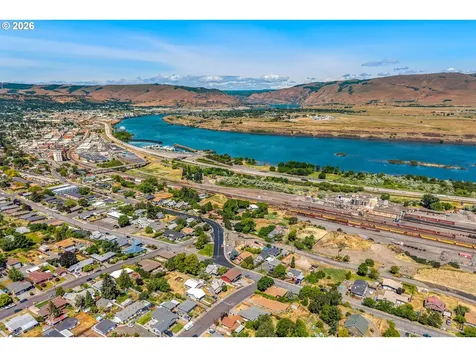 1915 E 9th Street The Dalles OR 97058