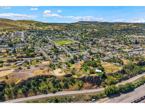1915 E 9th Street The Dalles OR 97058