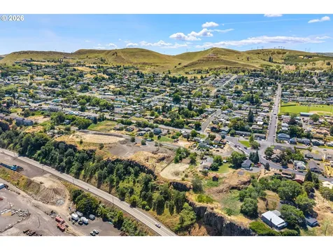1915 E 9th Street The Dalles OR 97058