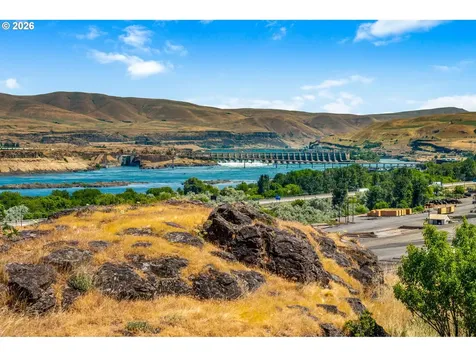 1915 E 9th Street The Dalles OR 97058