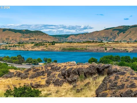 1915 E 9th Street The Dalles OR 97058