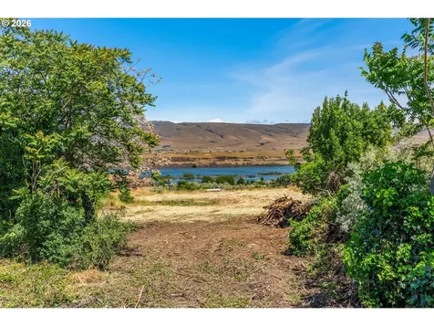1915 E 9th Street The Dalles OR 97058