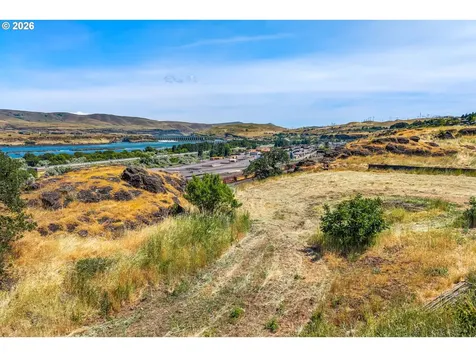 1915 E 9th Street The Dalles OR 97058