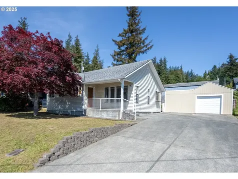 1380 N Gould Street Coquille OR 97423