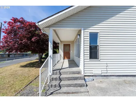 1380 N Gould Street Coquille OR 97423