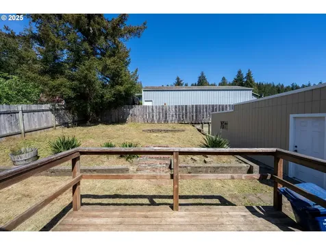 1380 N Gould Street Coquille OR 97423