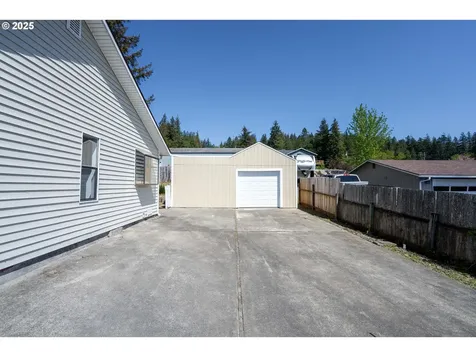 1380 N Gould Street Coquille OR 97423