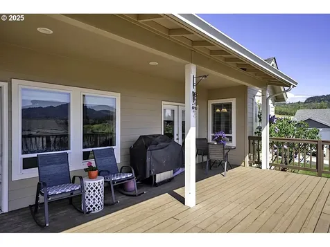 1922 Kapela Court Sutherlin OR 97479