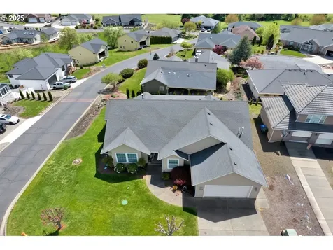 1922 Kapela Court Sutherlin OR 97479
