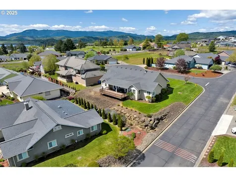 1922 Kapela Court Sutherlin OR 97479