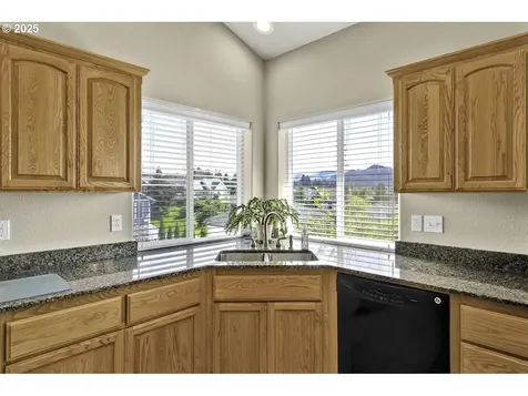 1922 Kapela Court Sutherlin OR 97479