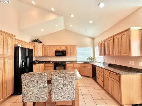 1922 Kapela Court Sutherlin OR 97479
