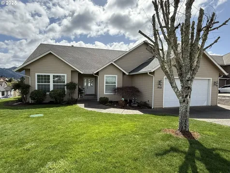 1922 Kapela Court Sutherlin OR 97479