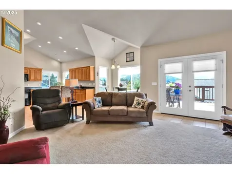 1922 Kapela Court Sutherlin OR 97479