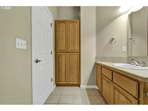 1922 Kapela Court Sutherlin OR 97479
