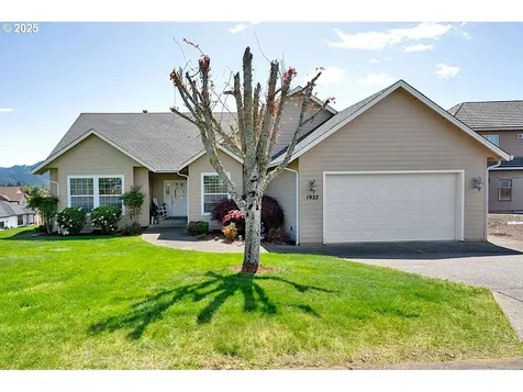 1922 Kapela Court Sutherlin OR 97479