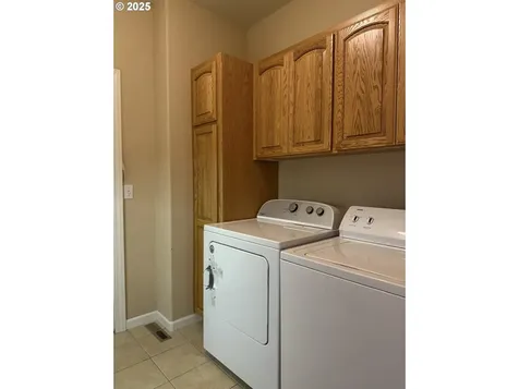 1922 Kapela Court Sutherlin OR 97479