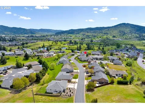 1922 Kapela Court Sutherlin OR 97479
