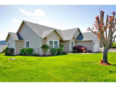 1922 Kapela Court Sutherlin OR 97479