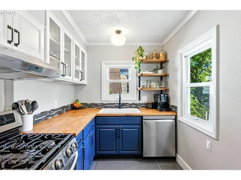 405 SE 32nd Avenue Portland OR 97214