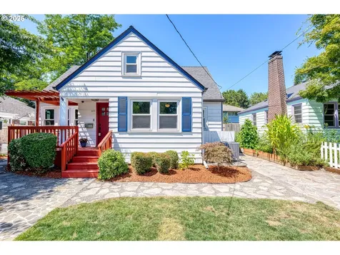 405 SE 32nd Avenue Portland OR 97214