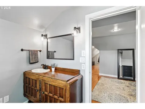 405 SE 32nd Avenue Portland OR 97214