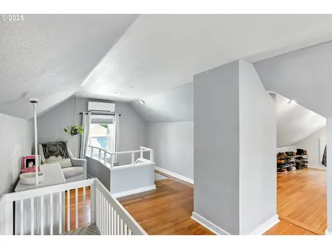 405 SE 32nd Avenue Portland OR 97214