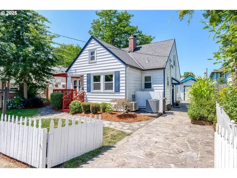 405 SE 32nd Avenue Portland OR 97214