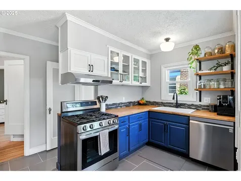 405 SE 32nd Avenue Portland OR 97214