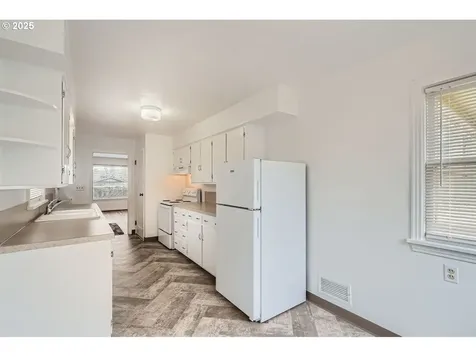 206 W 28th Street Vancouver WA 98660