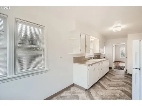 206 W 28th Street Vancouver WA 98660