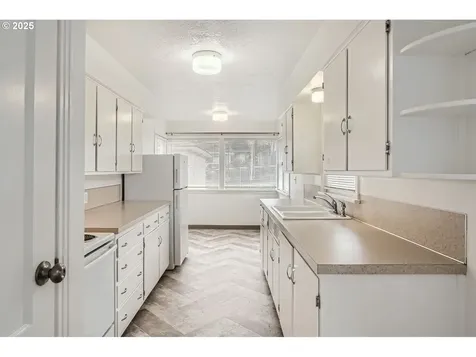 206 W 28th Street Vancouver WA 98660